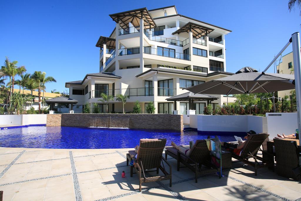 Grand Mercure Allegra Харві-Бей Екстер'єр фото The pool at the Mantra on Saltwater Island