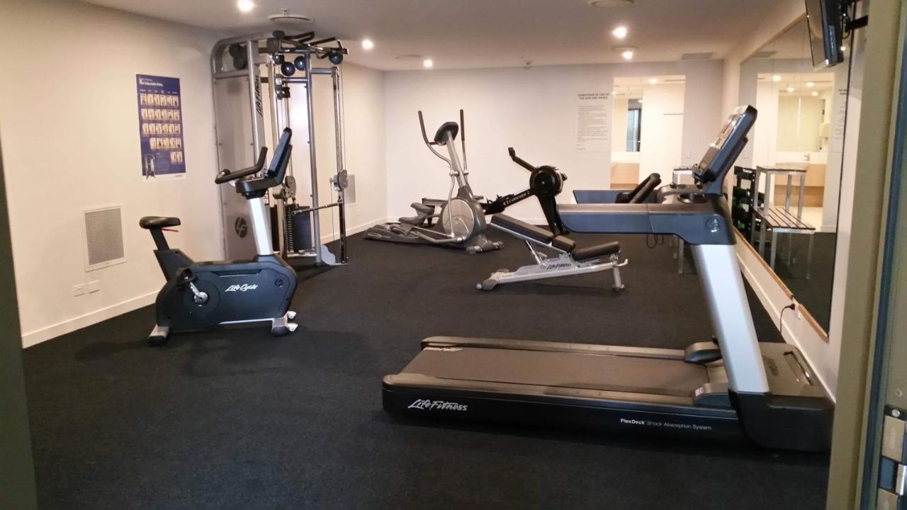 Grand Mercure Allegra Харві-Бей Екстер'єр фото A typical gym