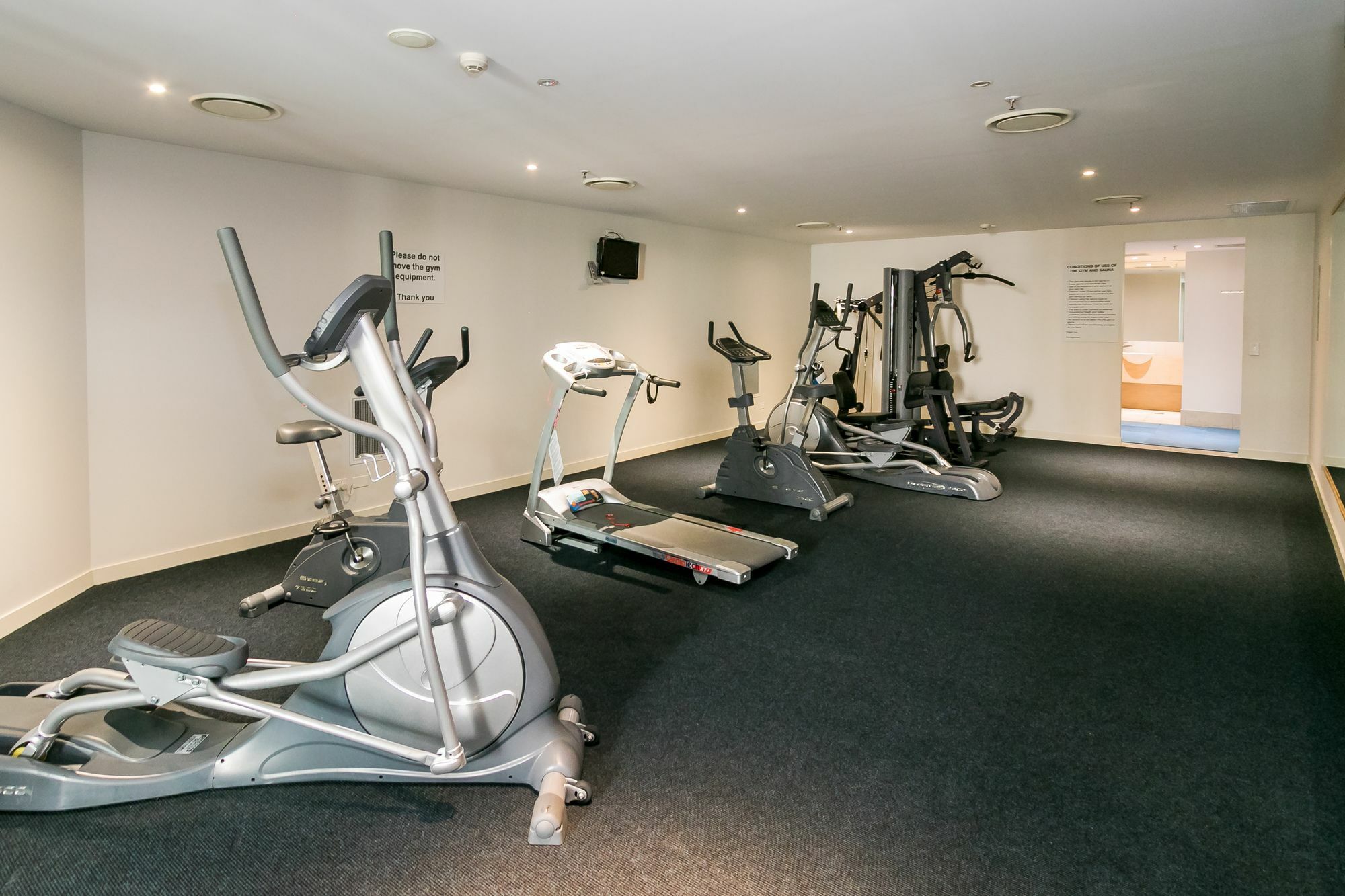 Grand Mercure Allegra Харві-Бей Екстер'єр фото The gym at the hotel