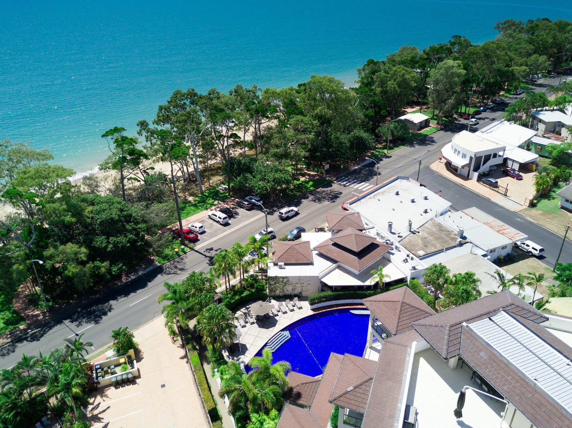 Grand Mercure Allegra Харві-Бей Екстер'єр фото Aerial view of the resort